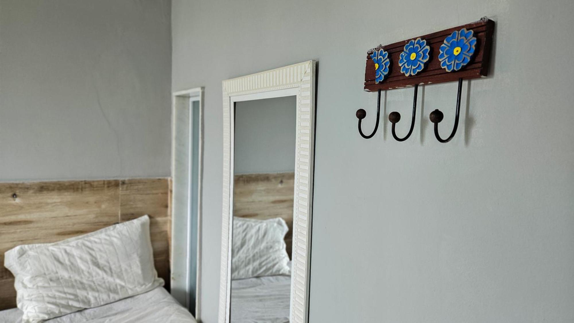 Bella Vista Ocean View Hotel Búzios Kültér fotó A wall-mounted coat rack