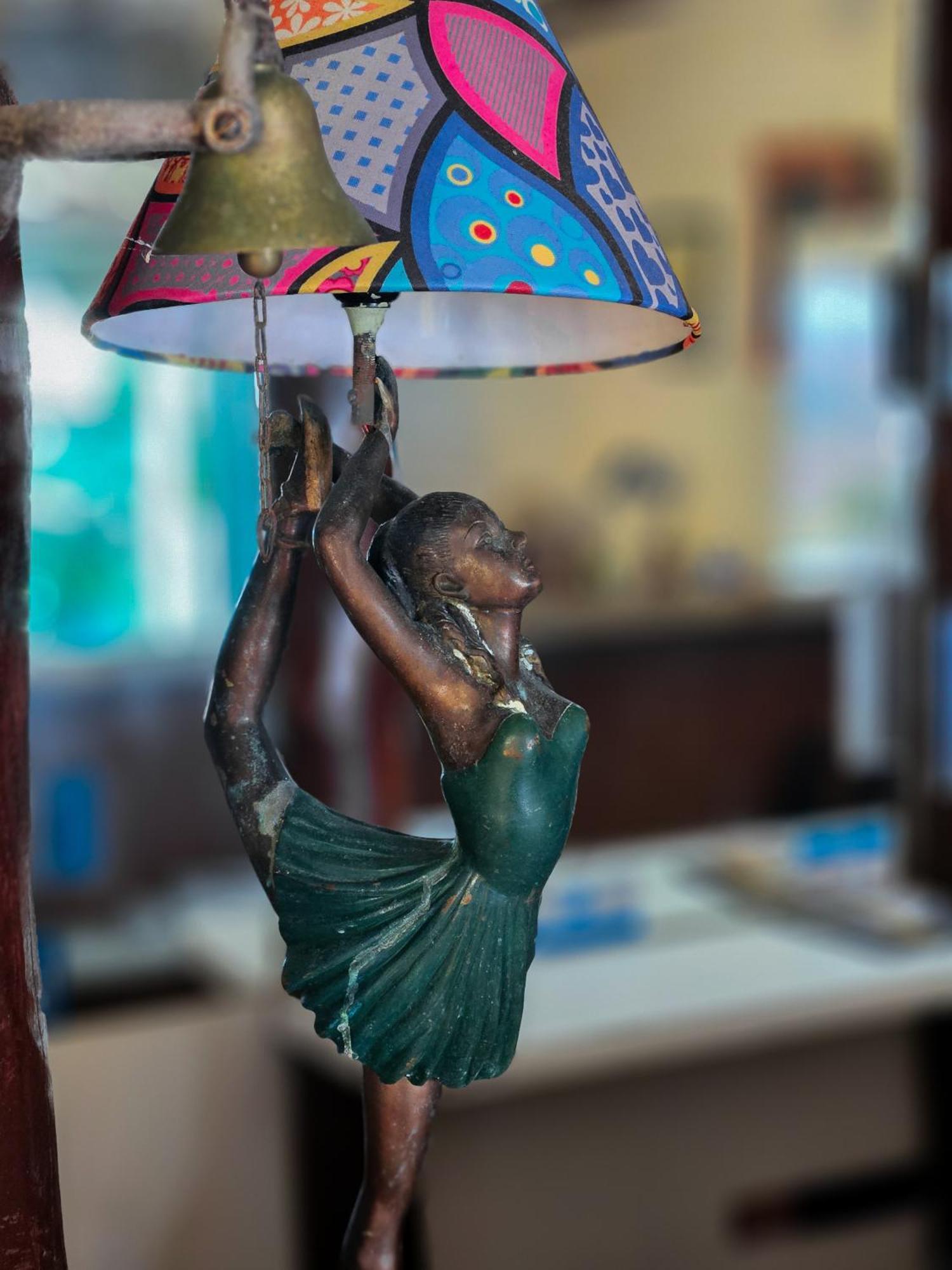 Bella Vista Ocean View Hotel Búzios Kültér fotó A lamp in the shape of a woman