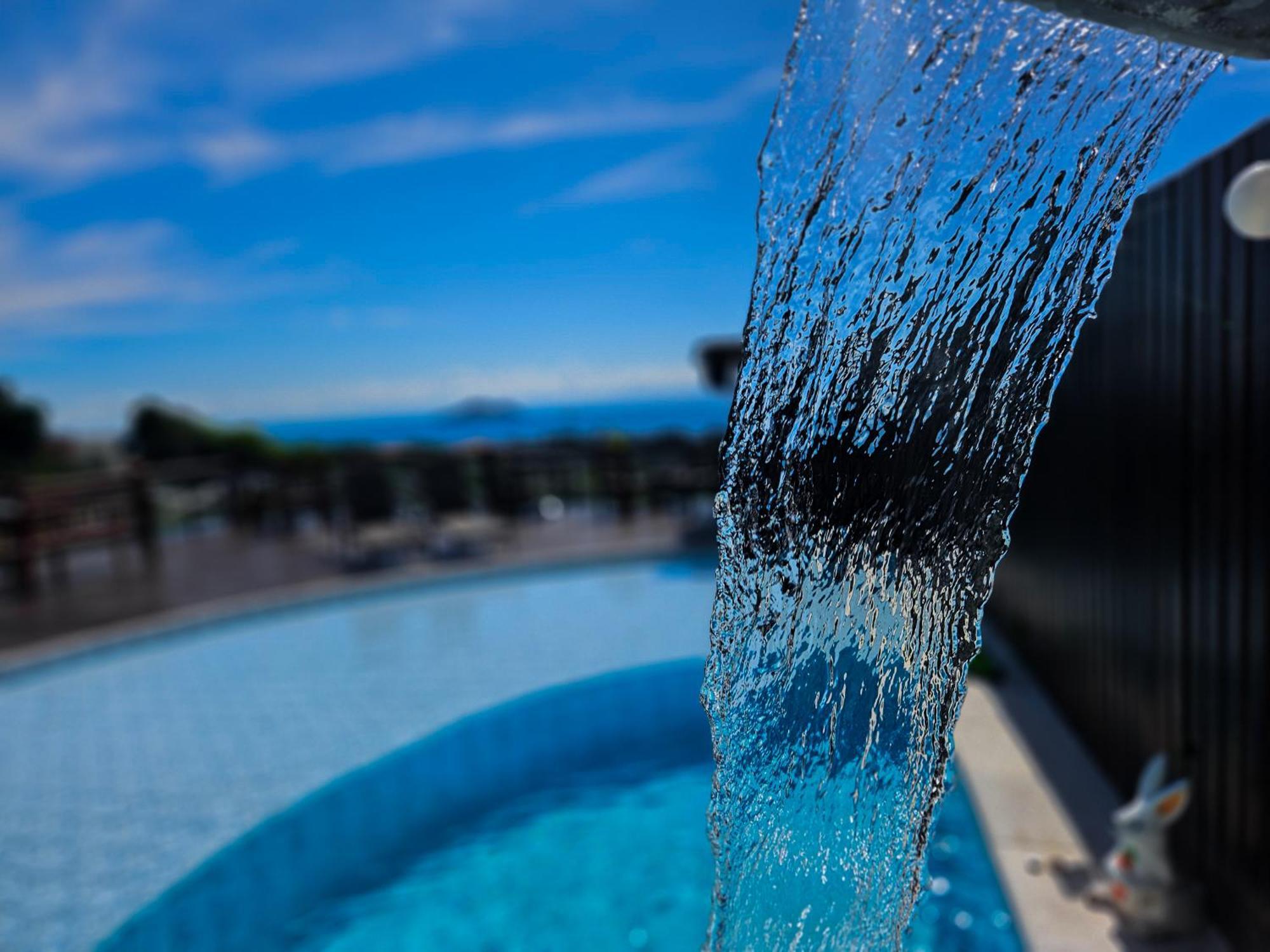 Bella Vista Ocean View Hotel Búzios Kültér fotó A shower at a swimming pool