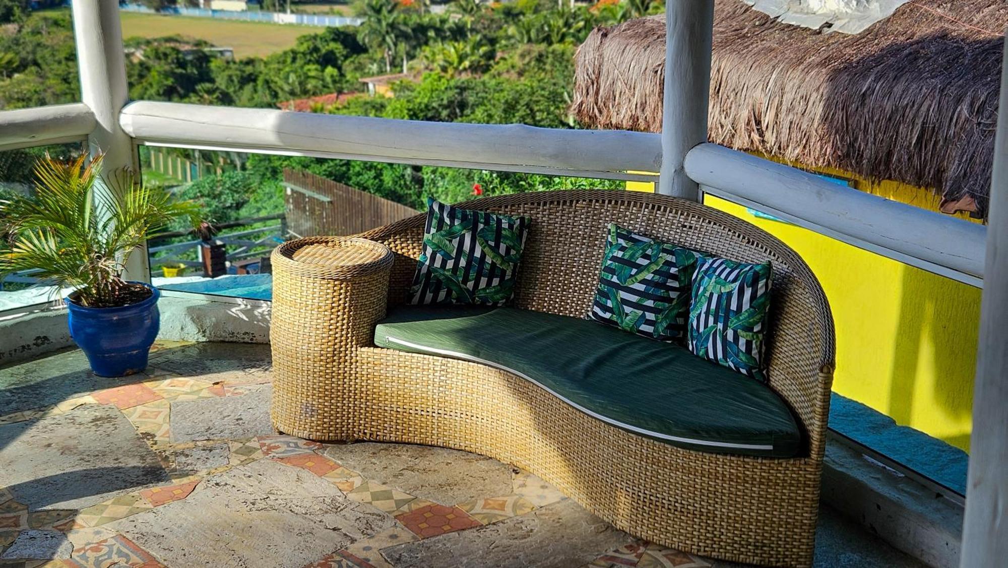 Bella Vista Ocean View Hotel Búzios Kültér fotó A rattan sofa
